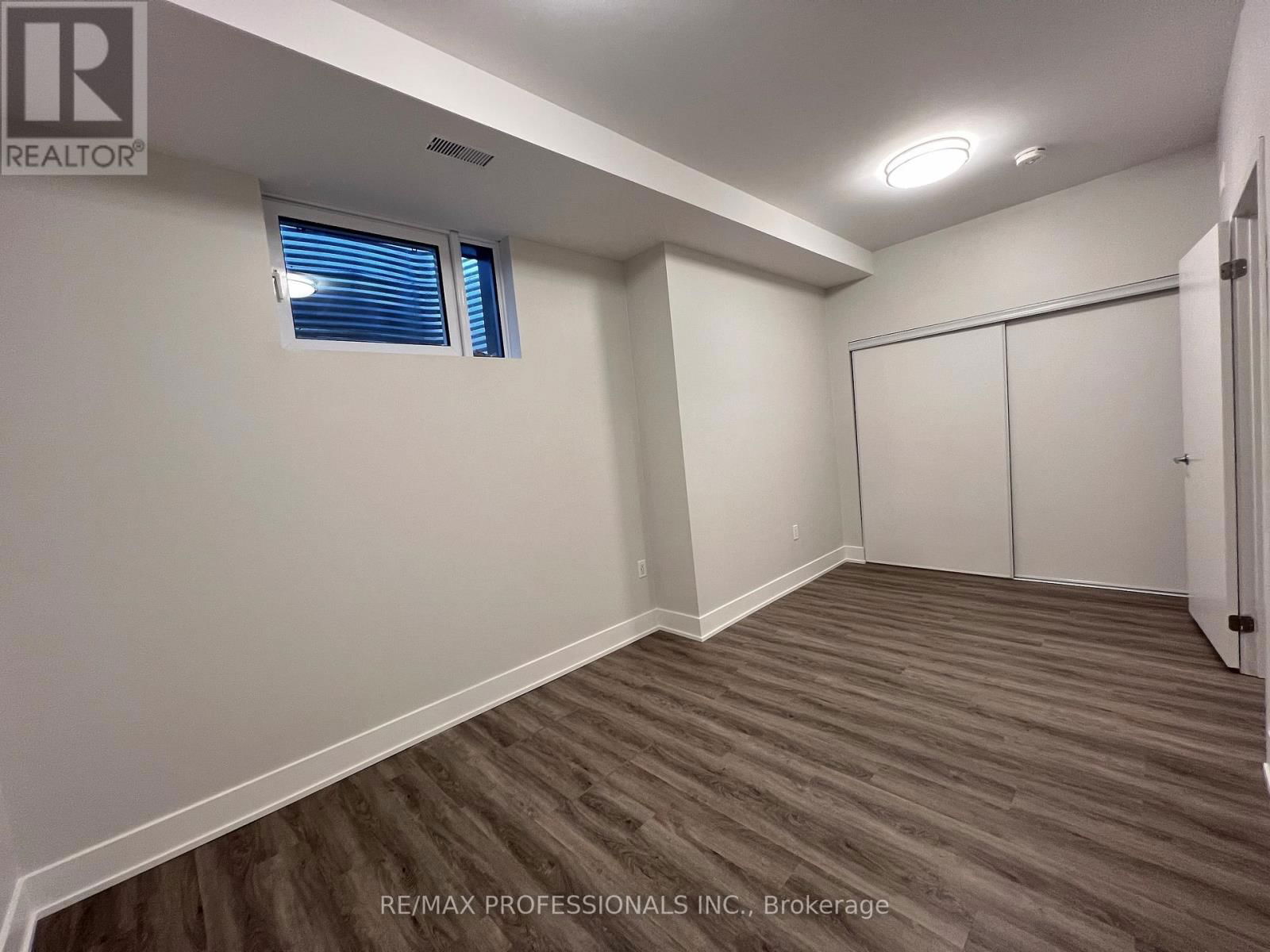 112 - 62 DIXFIELD DRIVE Image 21