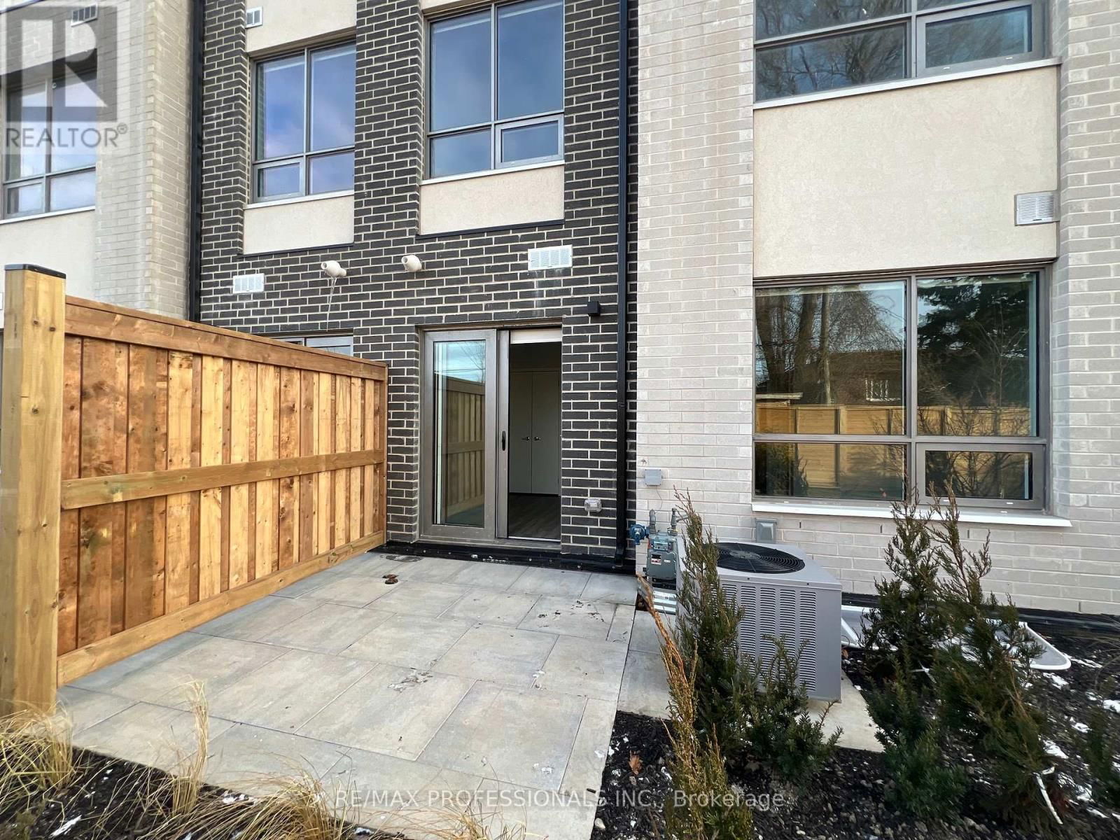 112 - 62 DIXFIELD DRIVE Image 22