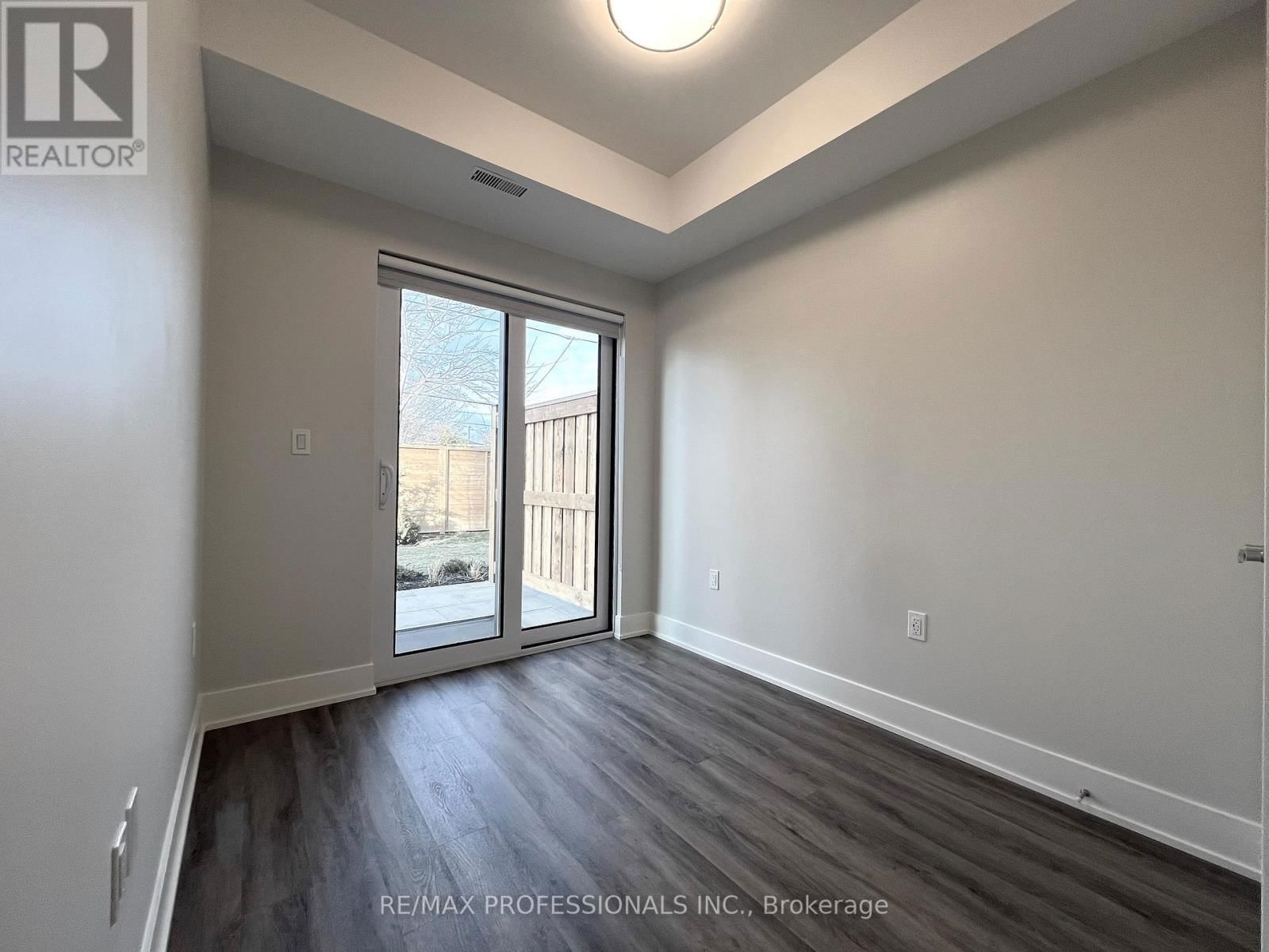 112 - 62 DIXFIELD DRIVE Image 7