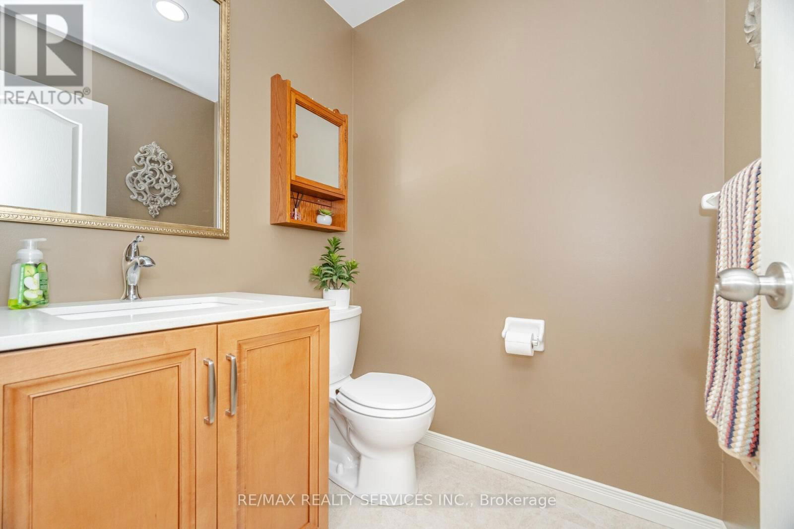 8 INWOOD PLACE Image 15