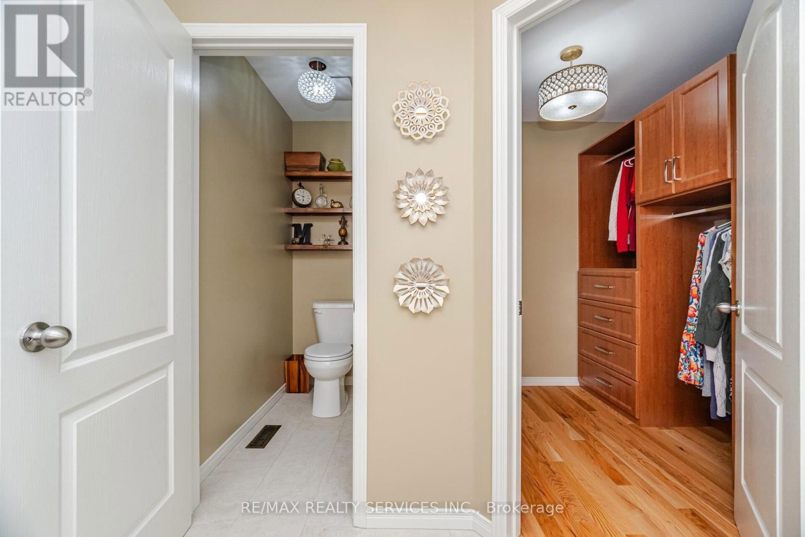 8 INWOOD PLACE Image 21