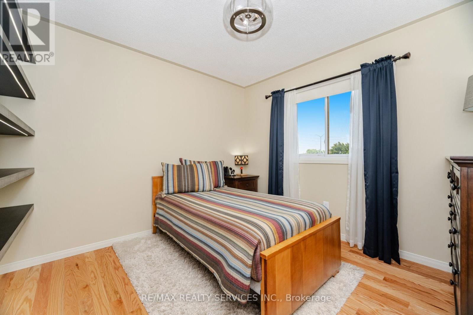 8 INWOOD PLACE Image 22