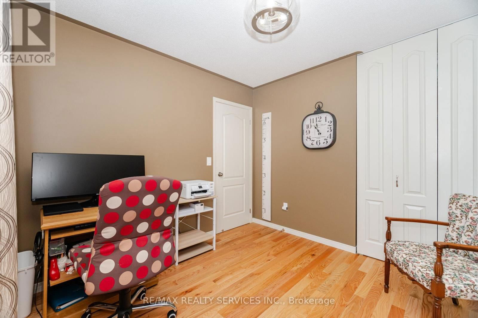 8 INWOOD PLACE Image 25