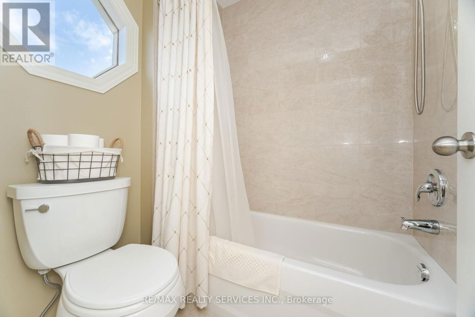 8 INWOOD PLACE Image 27
