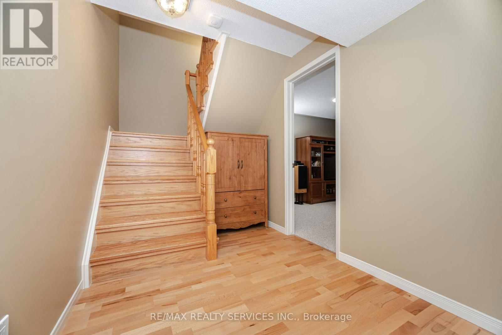 8 INWOOD PLACE Image 28