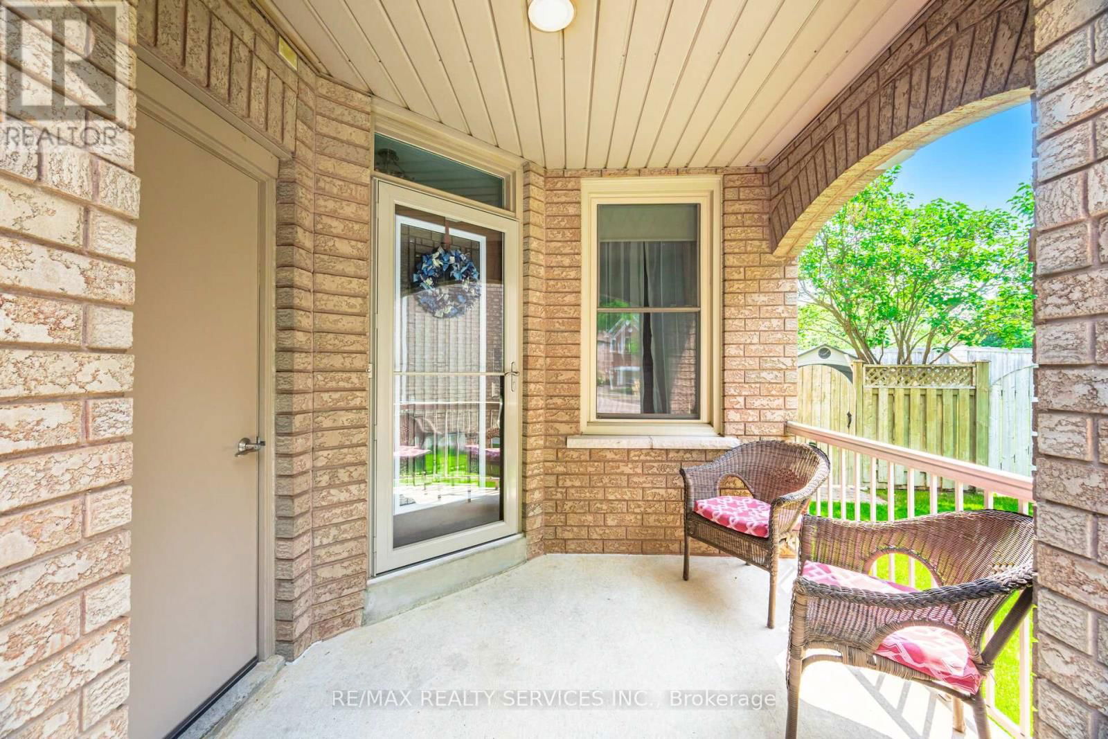 8 INWOOD PLACE Image 3