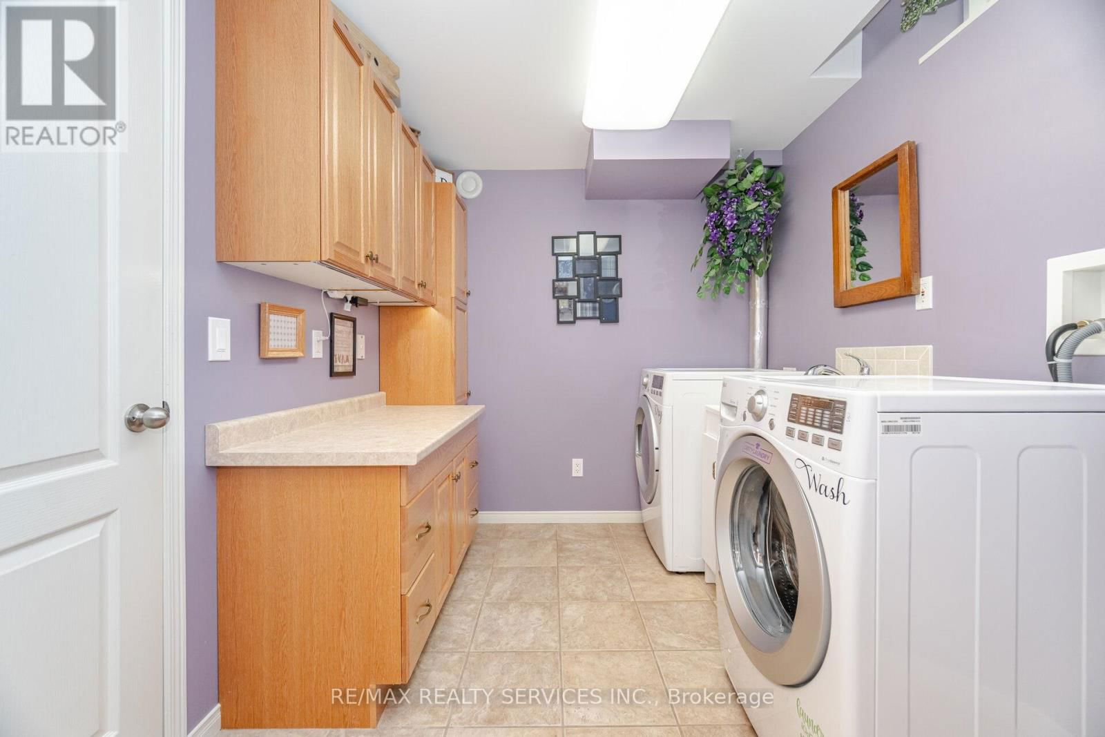 8 INWOOD PLACE Image 32