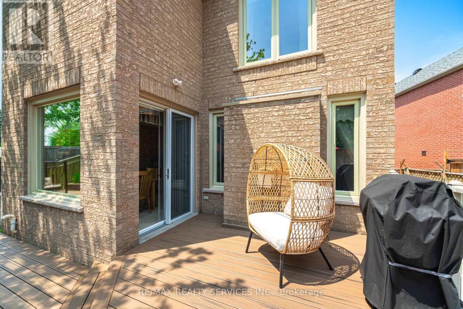 8 INWOOD PLACE Image 34