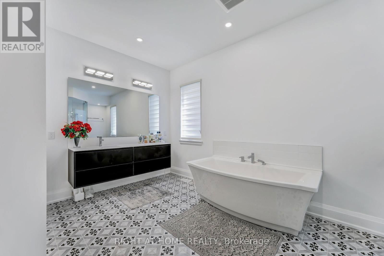 135 HIGH STREET WEST Image 26