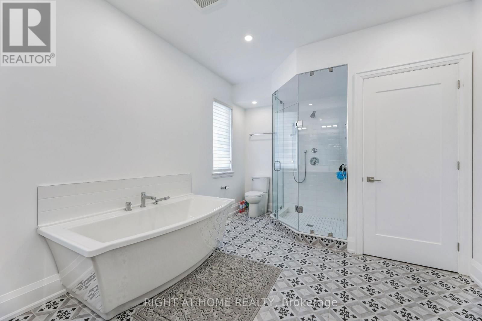 135 HIGH STREET WEST Image 27