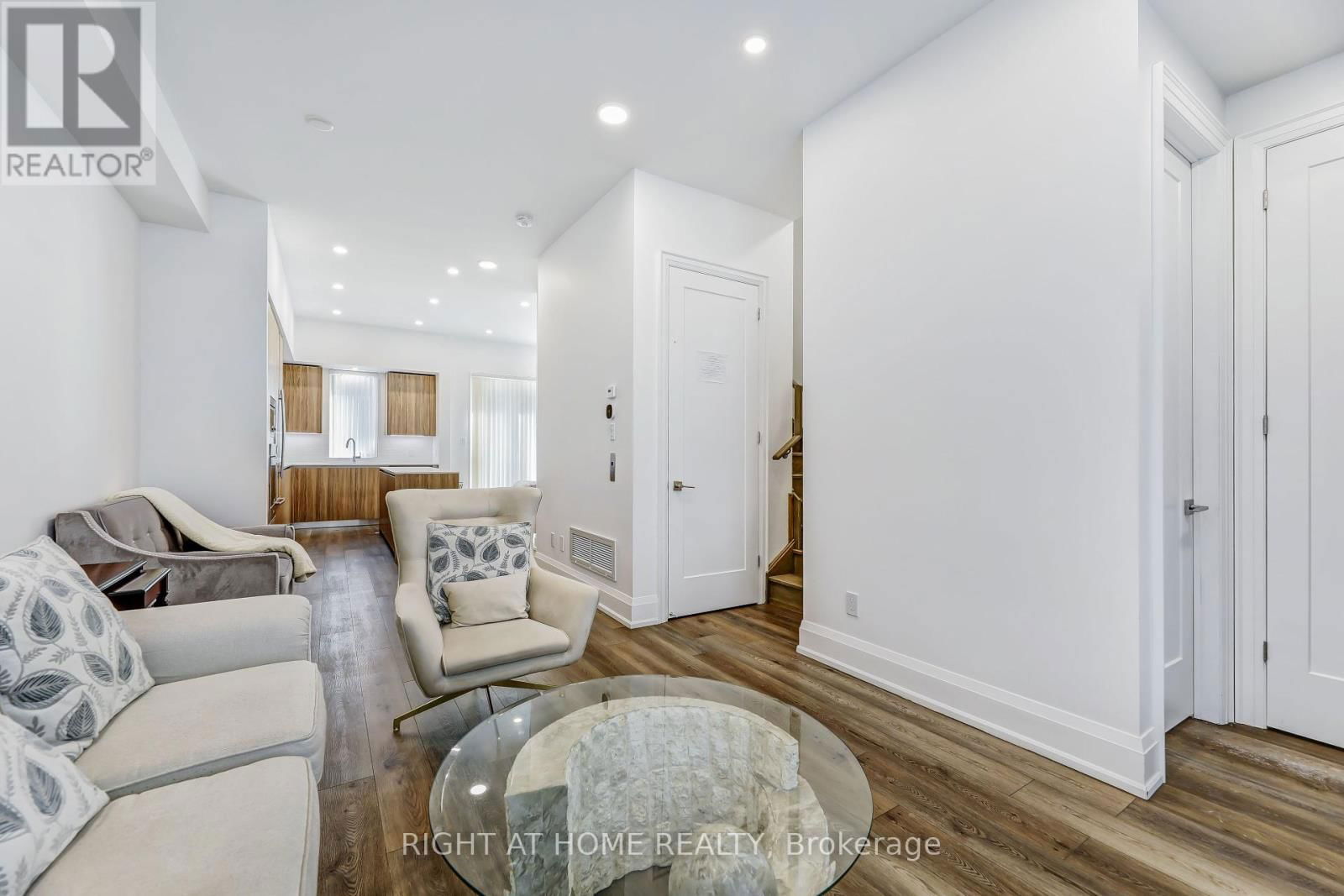 135 HIGH STREET WEST Image 9