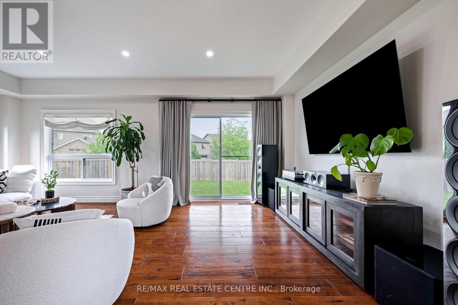 1 WARDLAW AVENUE Image 11