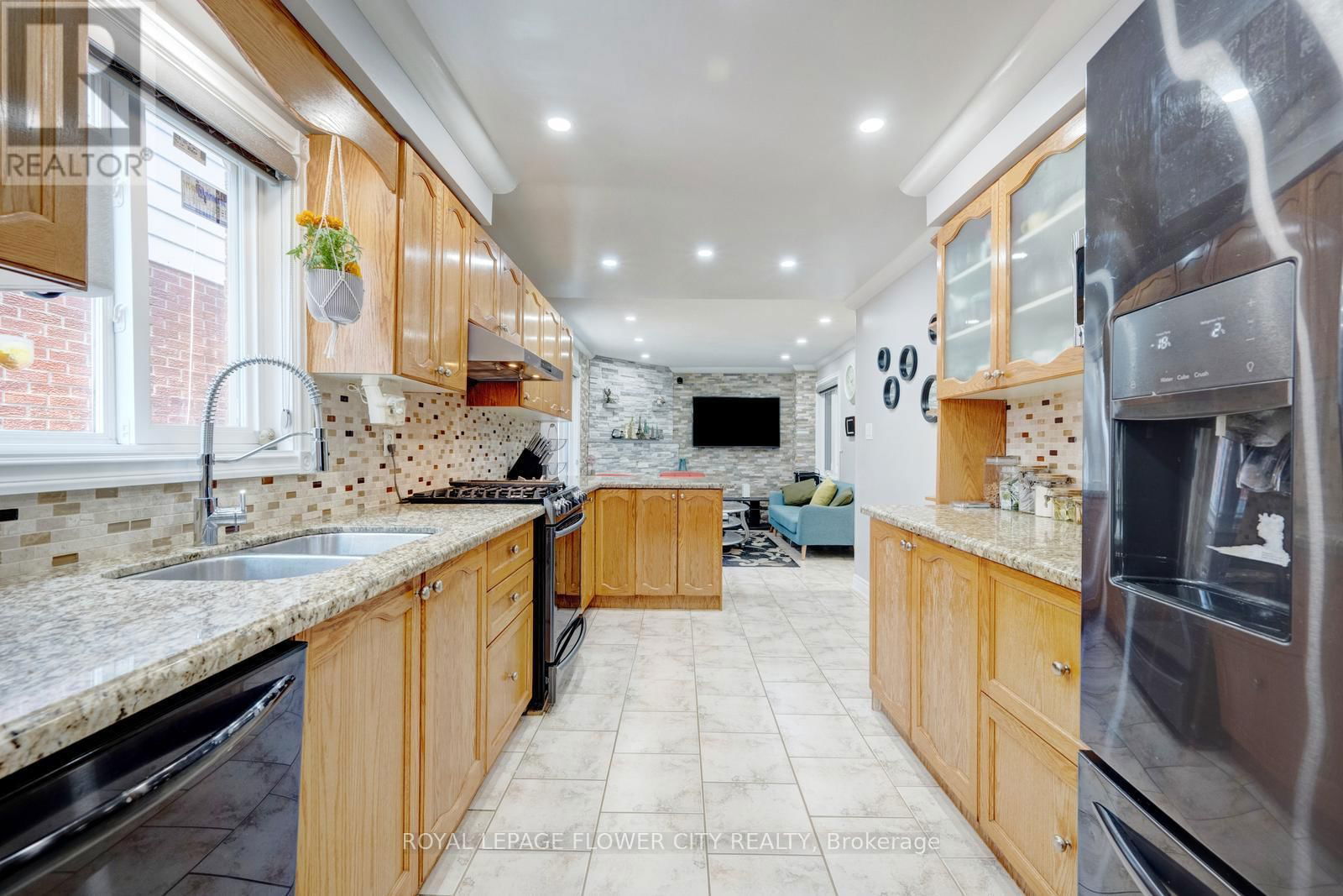 27 DENLOW DRIVE Image 11