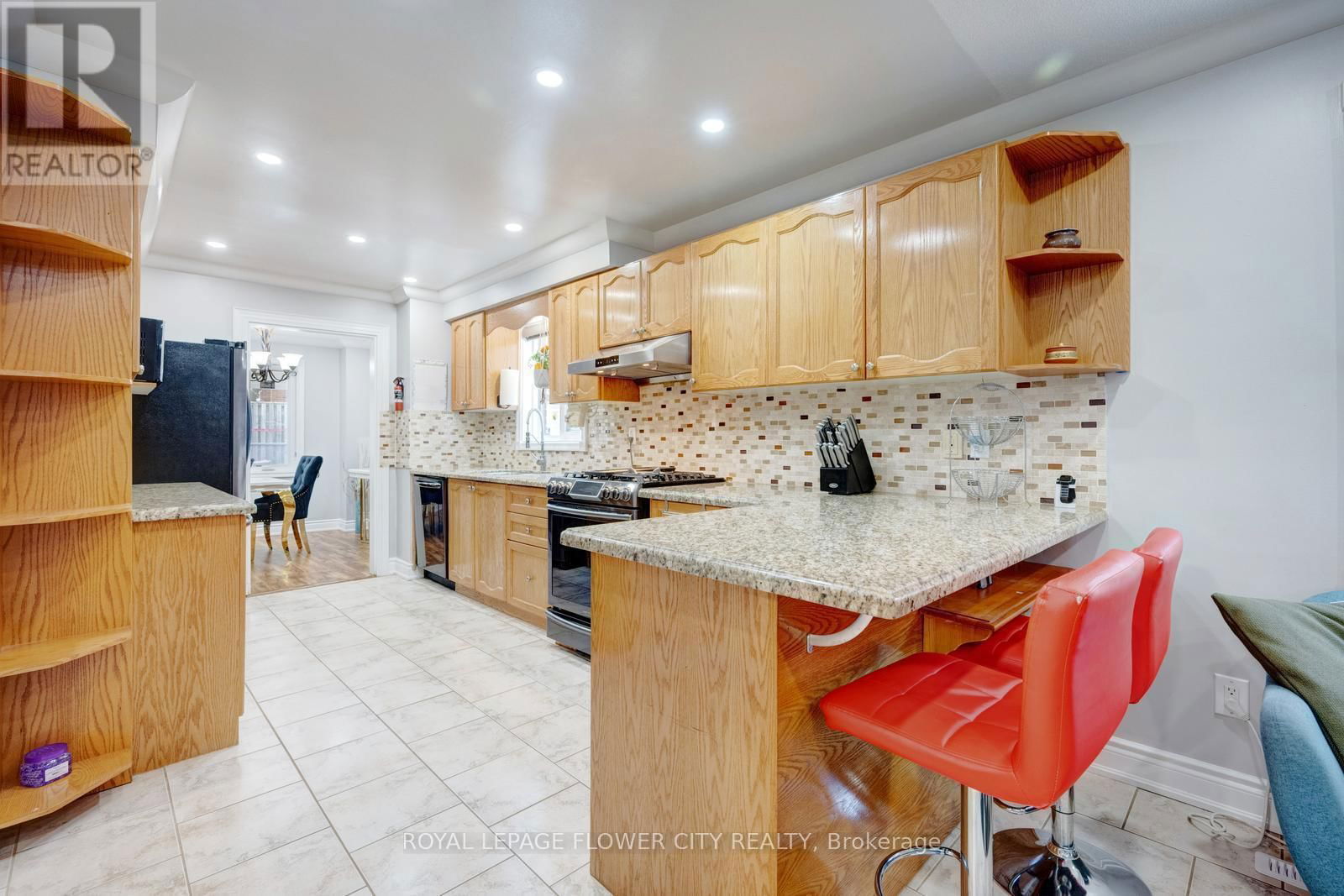 27 DENLOW DRIVE Image 12
