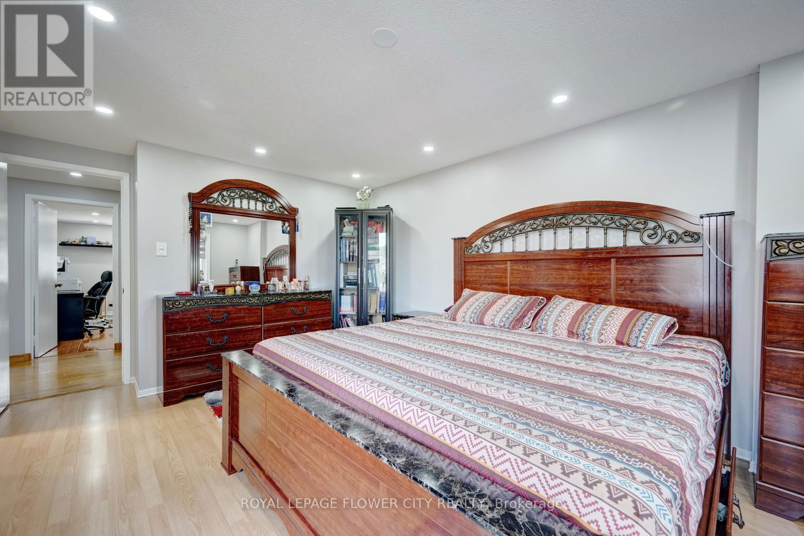 27 DENLOW DRIVE Image 19