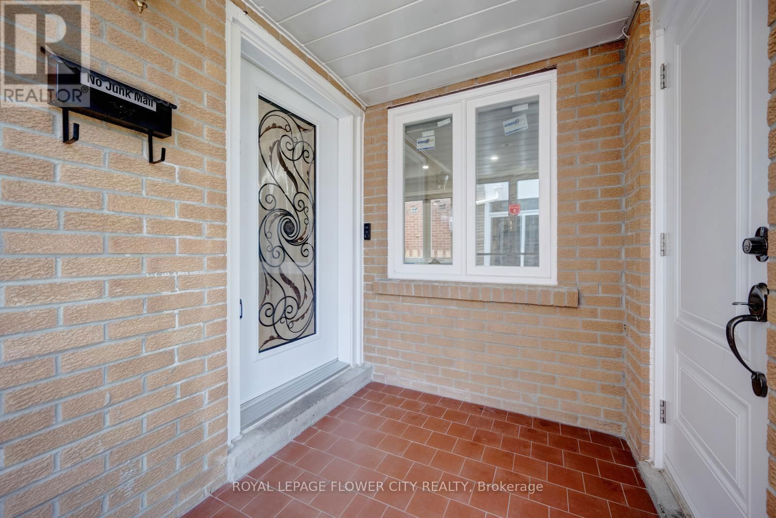 27 DENLOW DRIVE Image 3