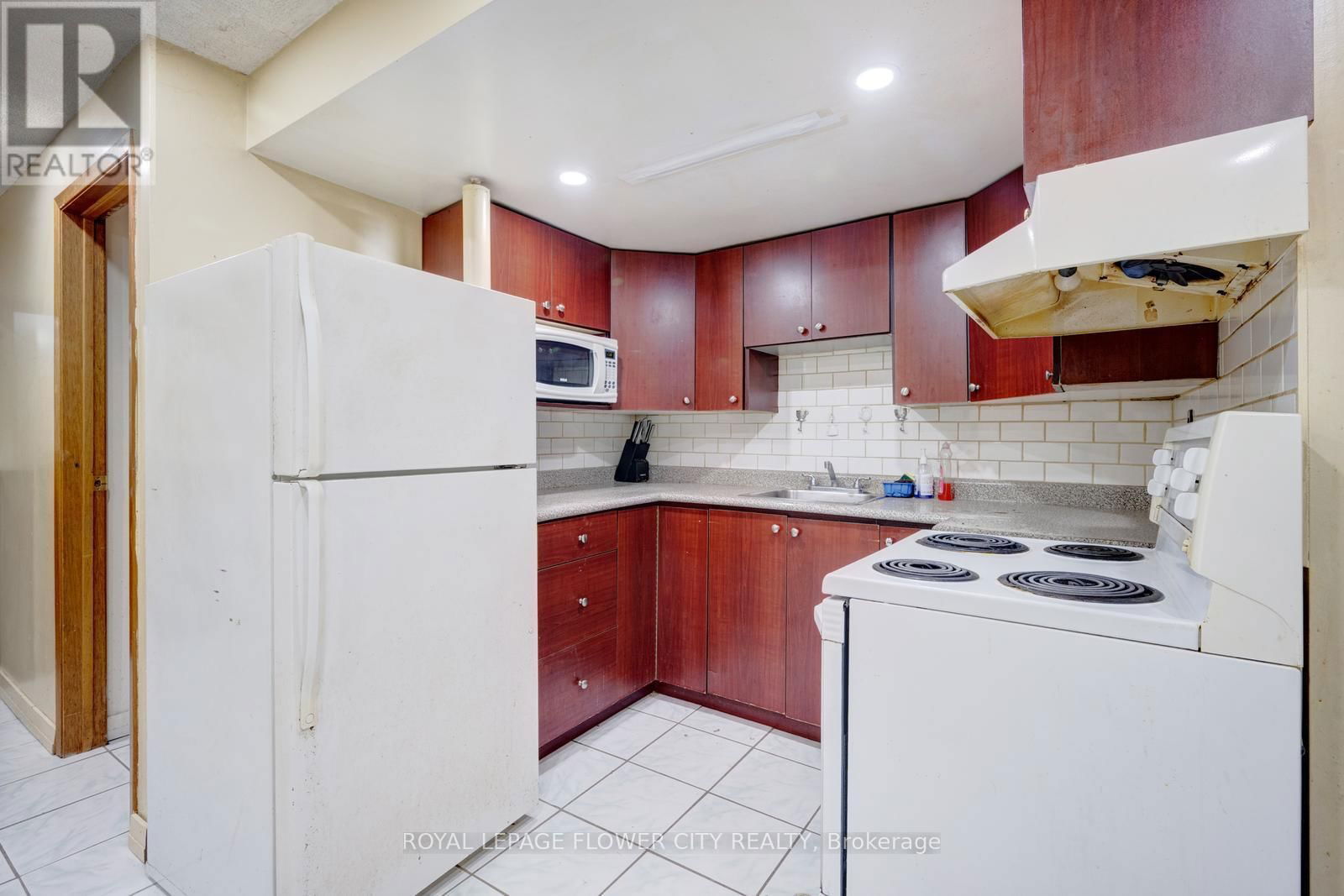 27 DENLOW DRIVE Image 39
