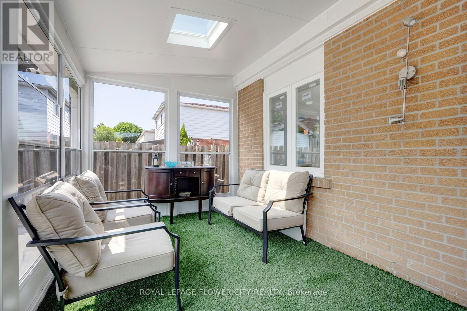 27 DENLOW DRIVE Image 44