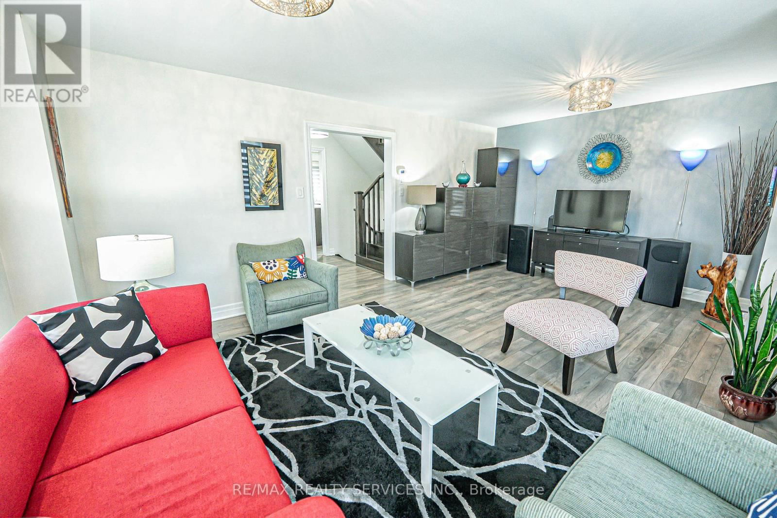 1 BILLITER ROAD Image 21