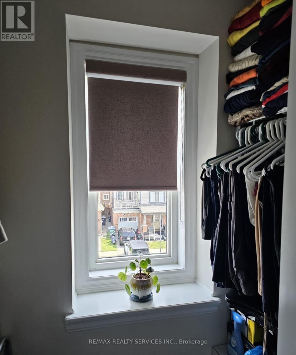 1 BILLITER ROAD Image 44