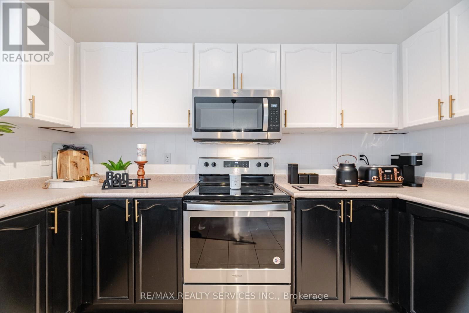 77 MILKWEED CRESCENT Image 17