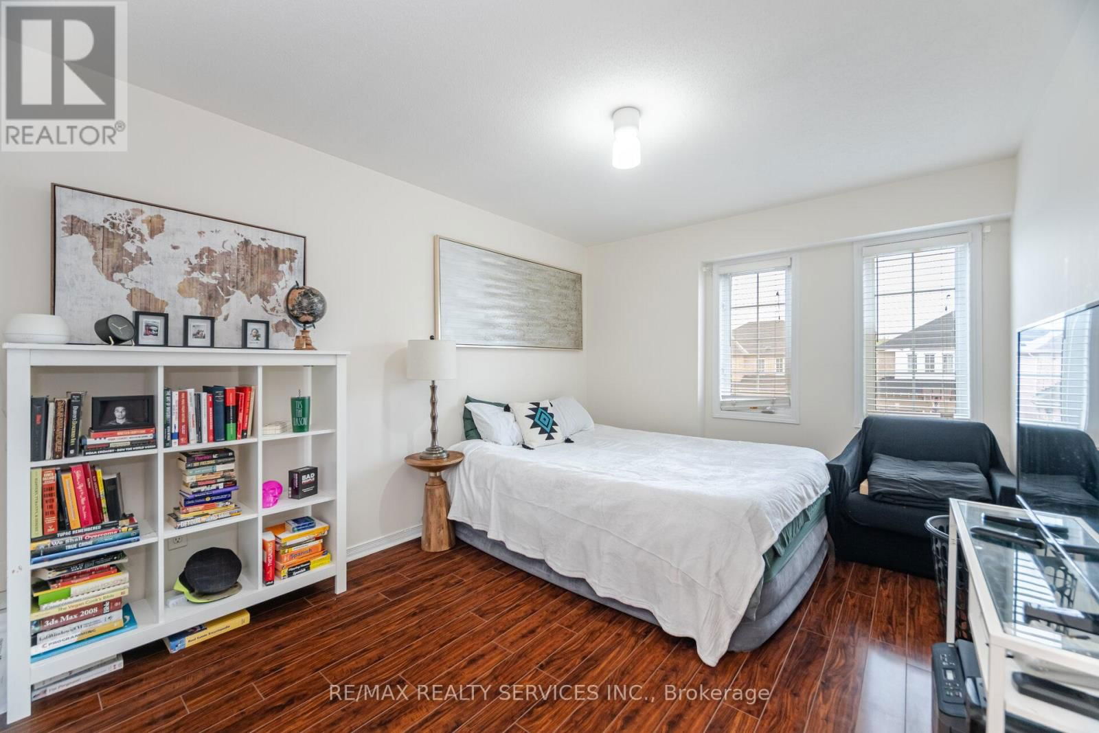 77 MILKWEED CRESCENT Image 25