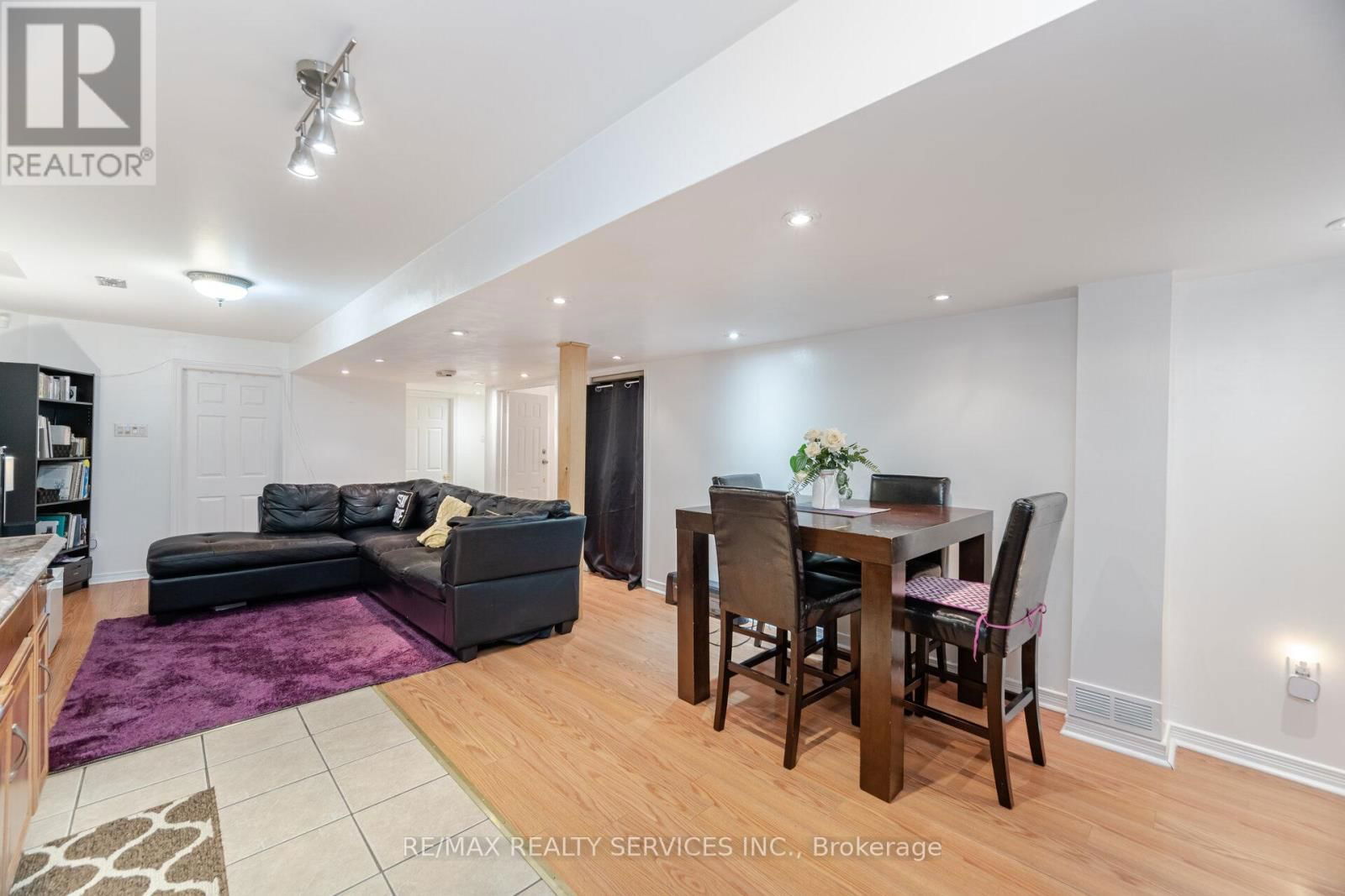 77 MILKWEED CRESCENT Image 33