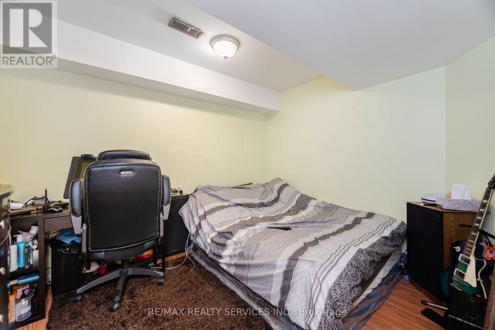77 MILKWEED CRESCENT Image 34