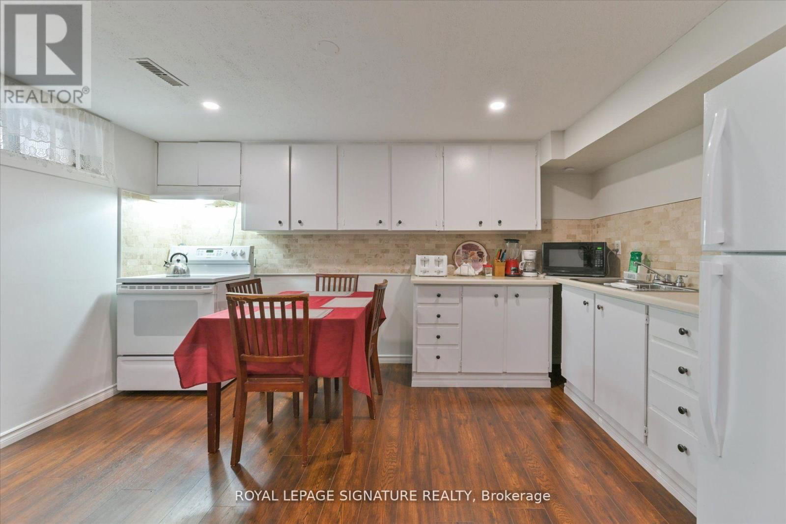 4199 POWDERHORN CRESCENT Image 26