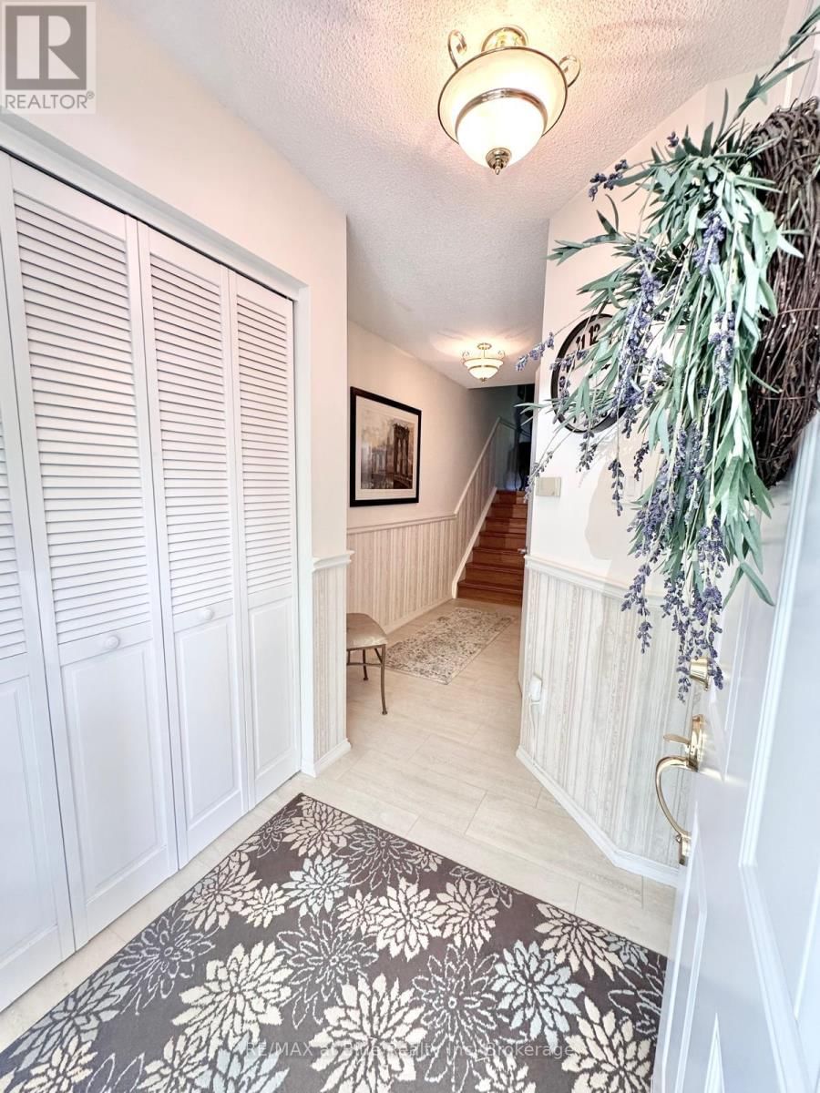 8 STORNWOOD COURT Image 13