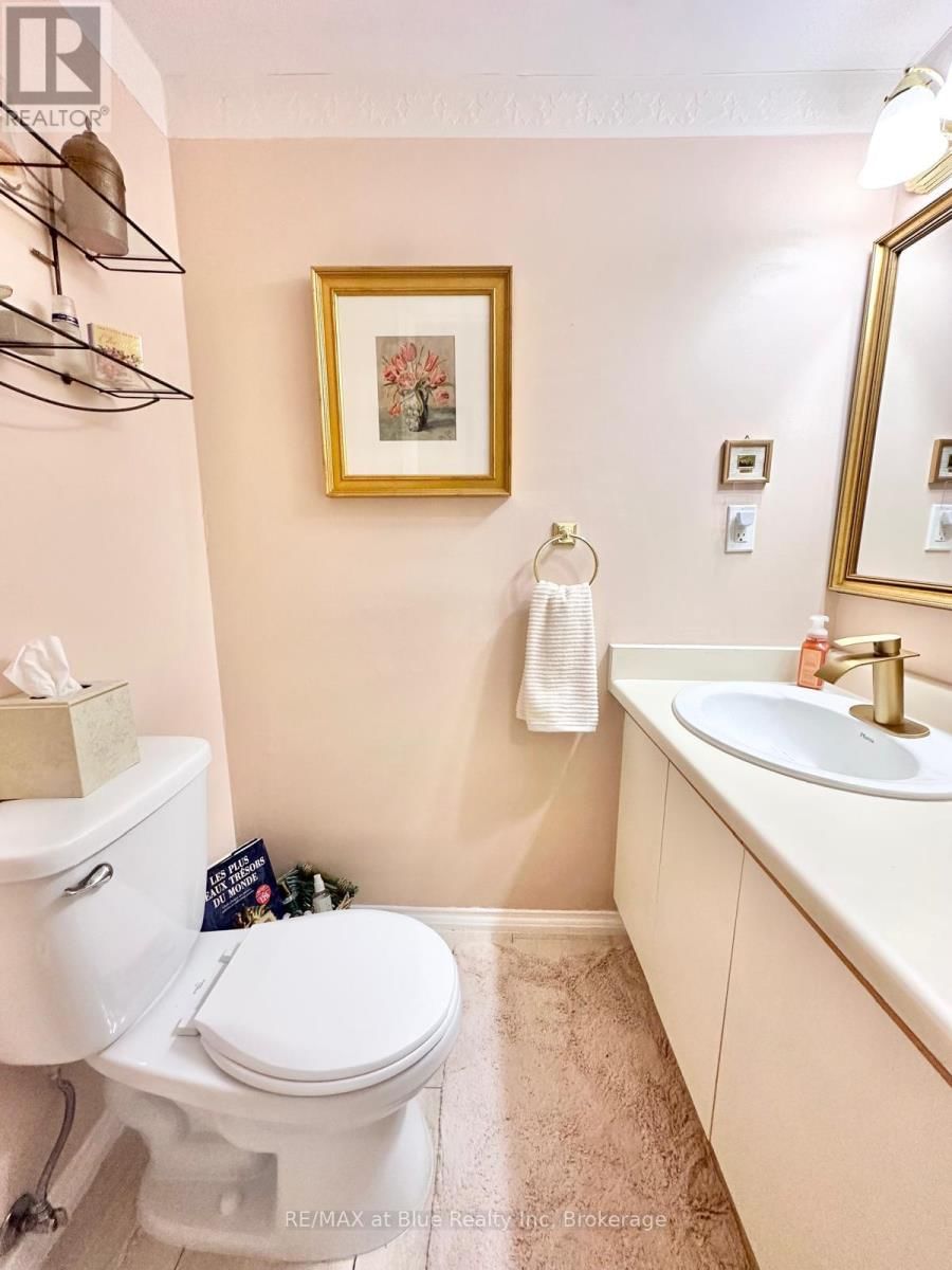 8 STORNWOOD COURT Image 14