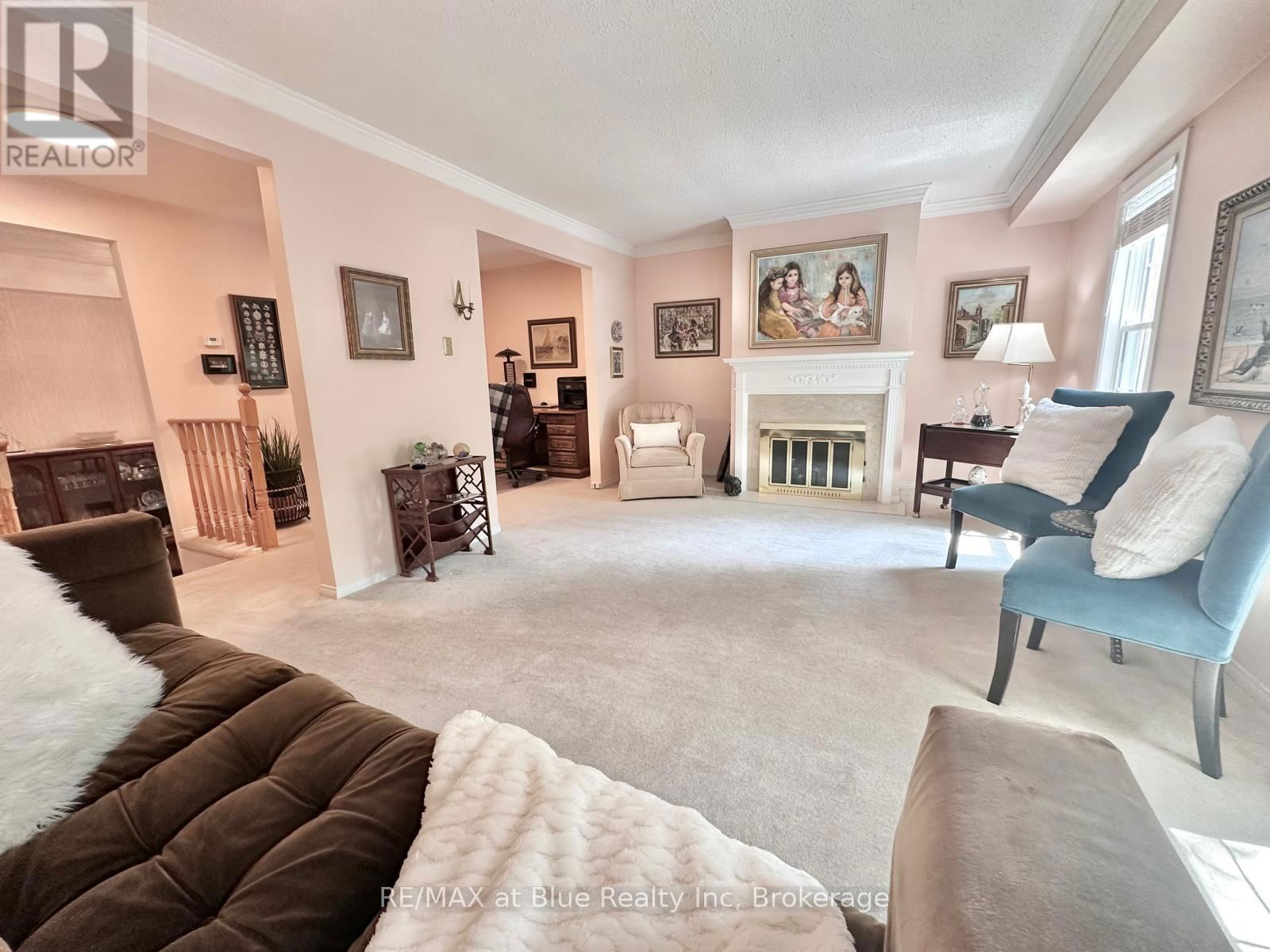 8 STORNWOOD COURT Image 2