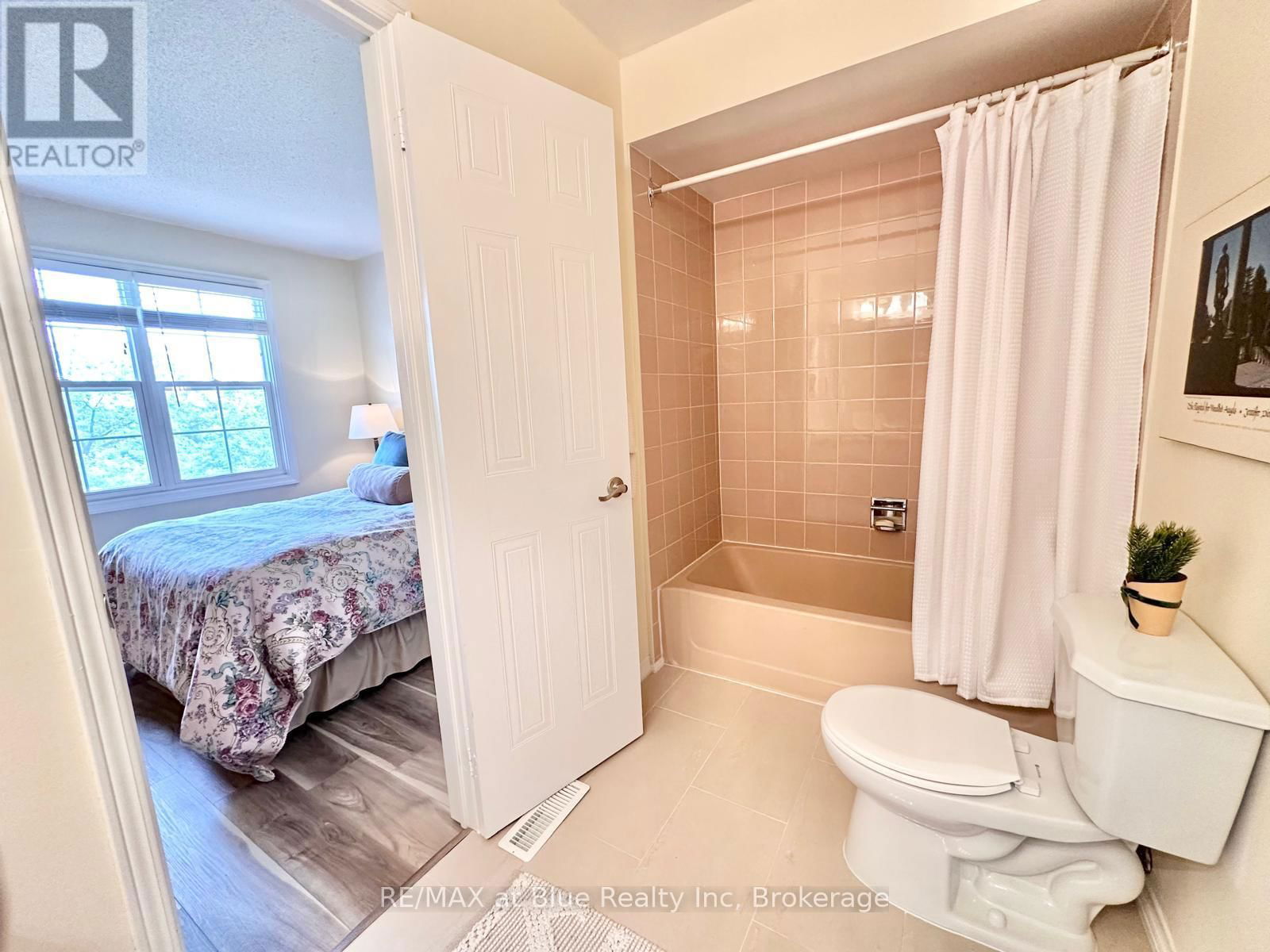 8 STORNWOOD COURT Image 29