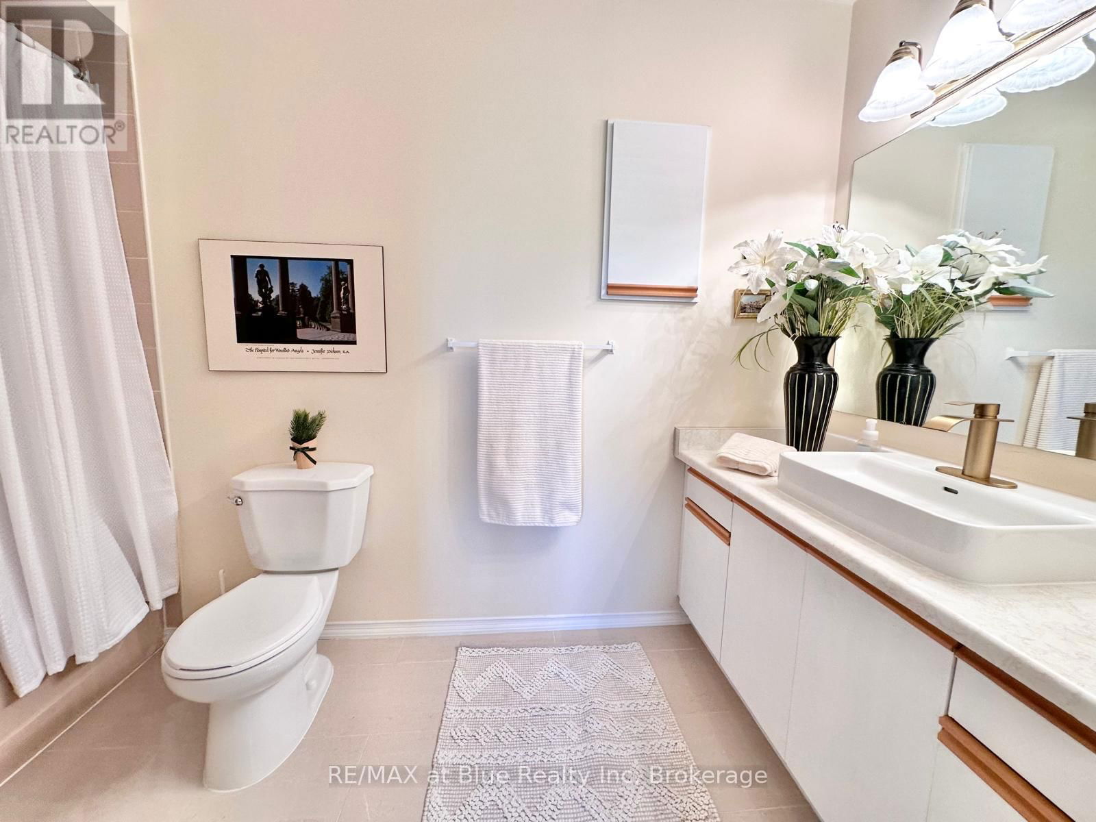 8 STORNWOOD COURT Image 31