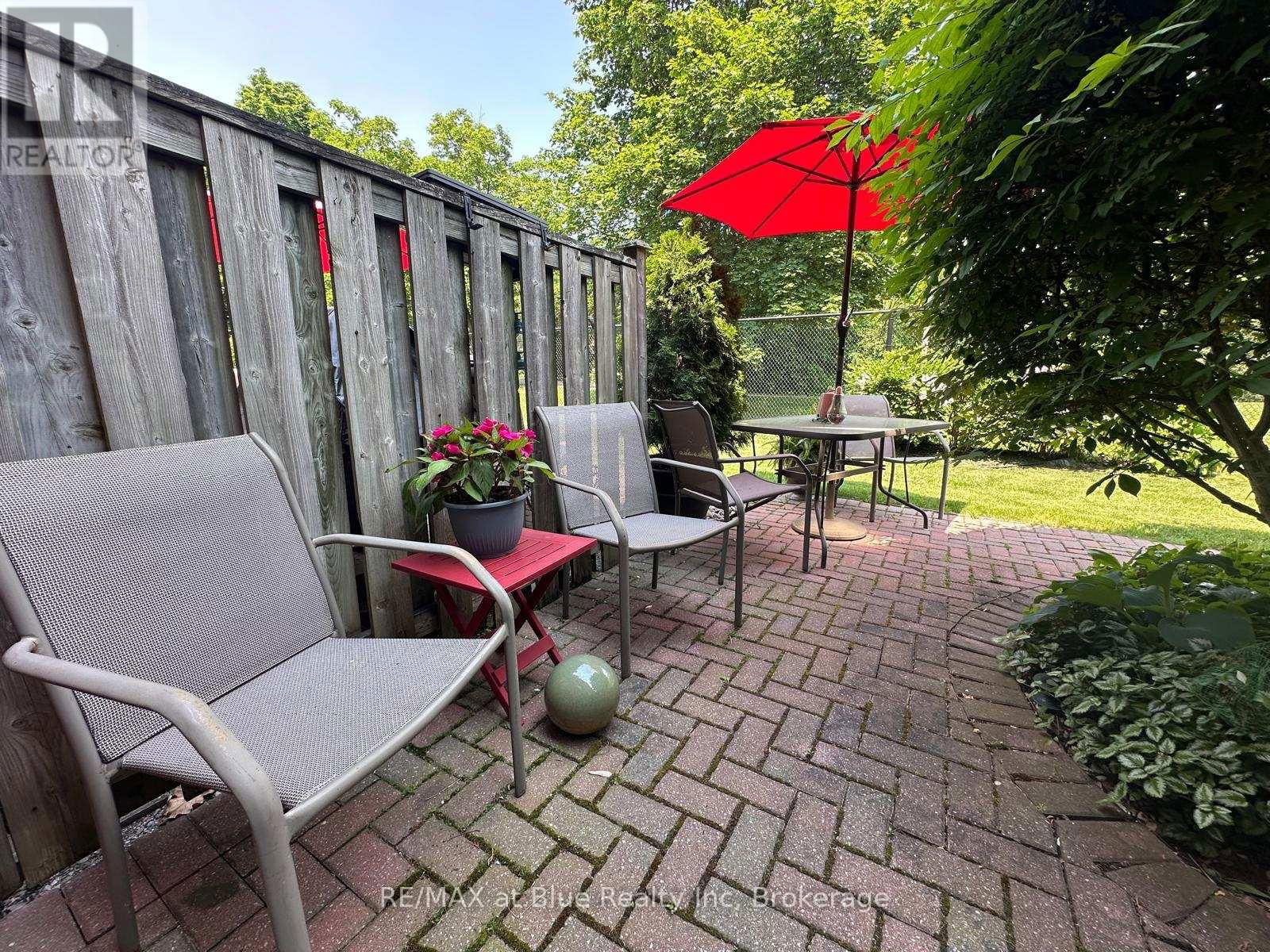 8 STORNWOOD COURT Image 36