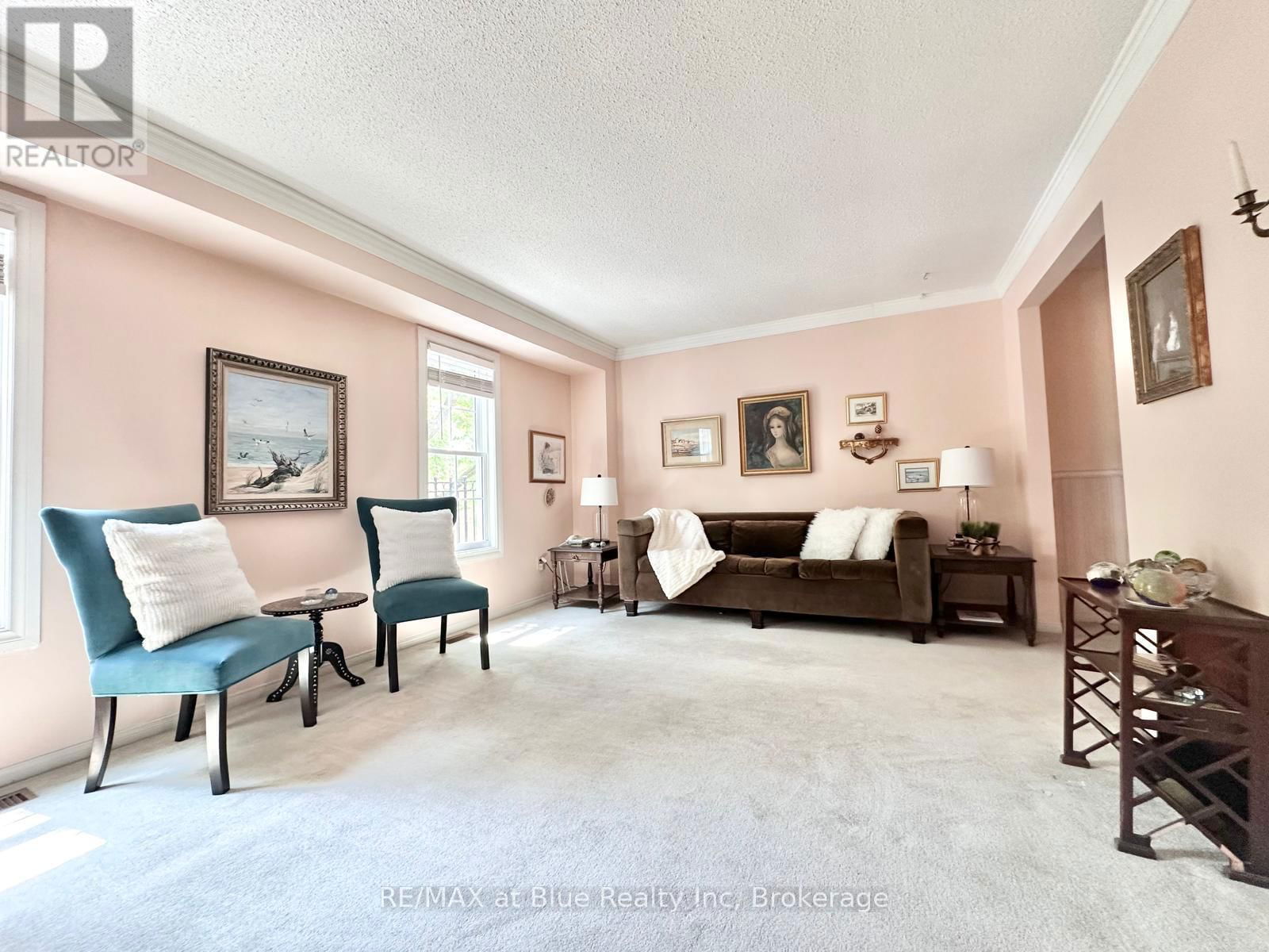 8 STORNWOOD COURT Image 4