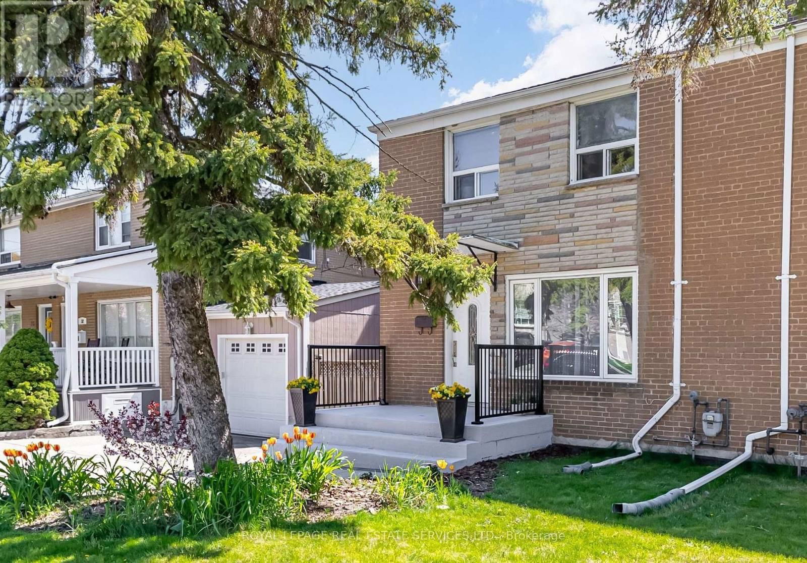 34 SKYLARK ROAD Image 1