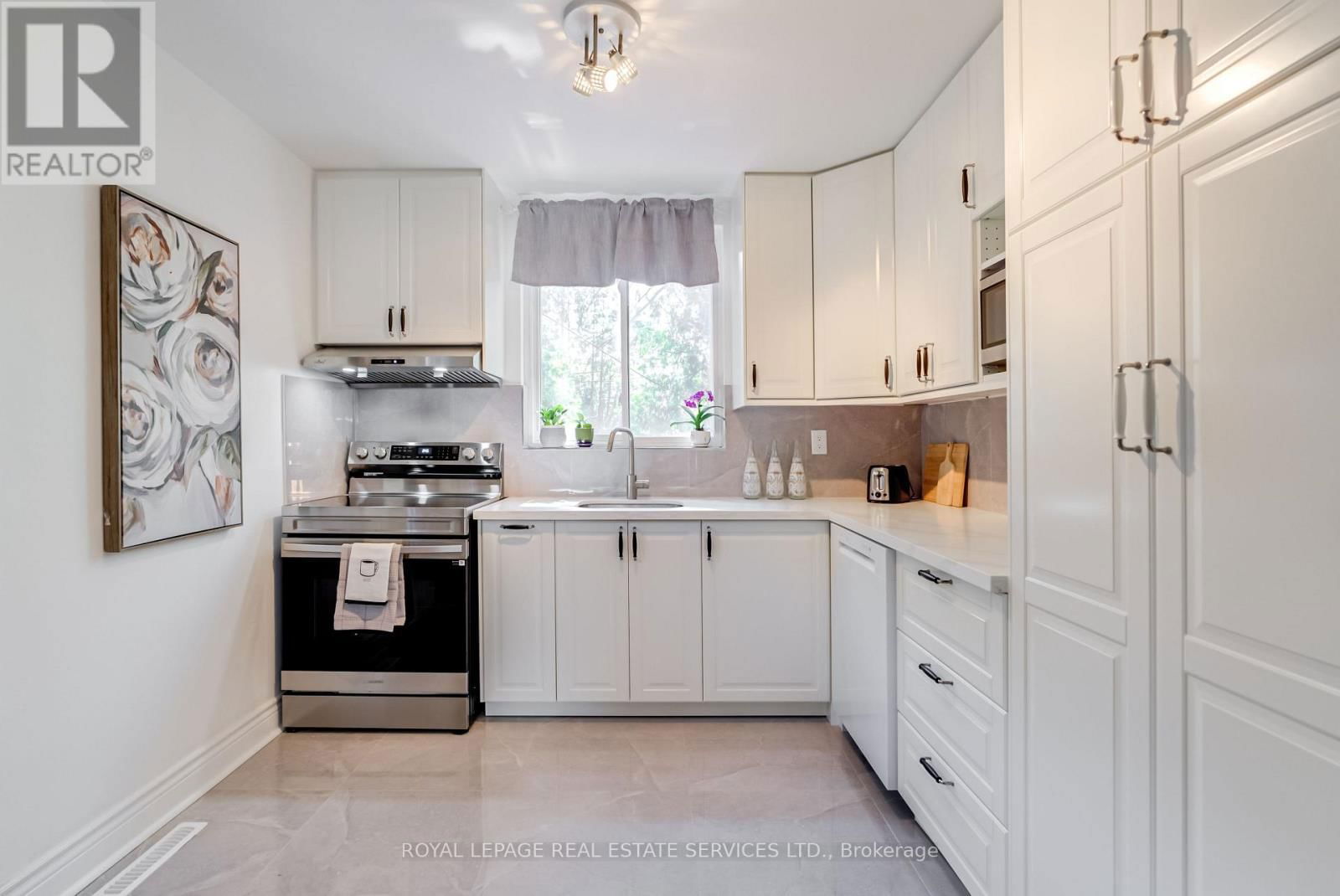 34 SKYLARK ROAD Image 13