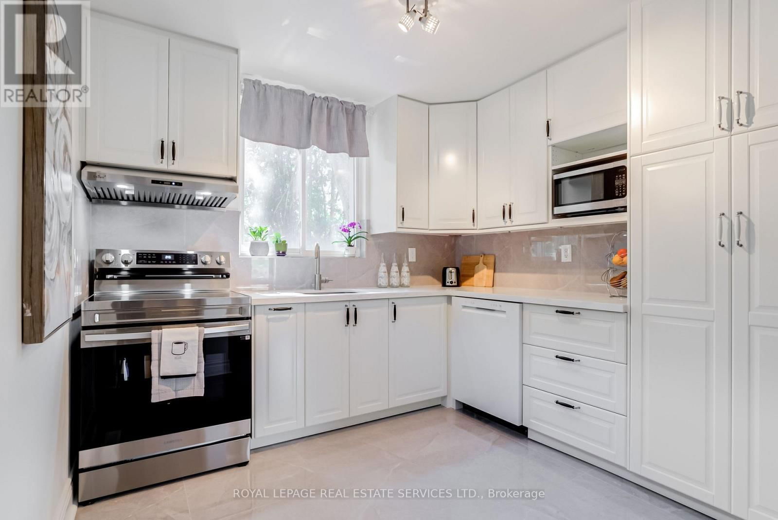 34 SKYLARK ROAD Image 15