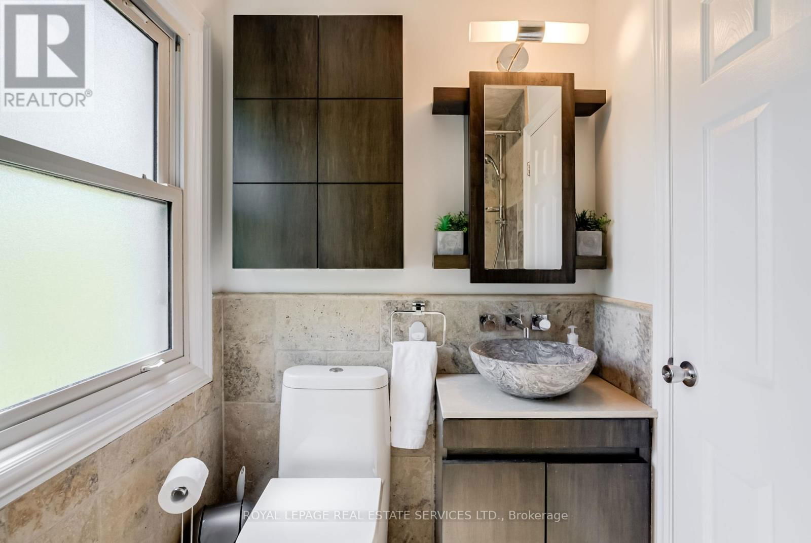 34 SKYLARK ROAD Image 25
