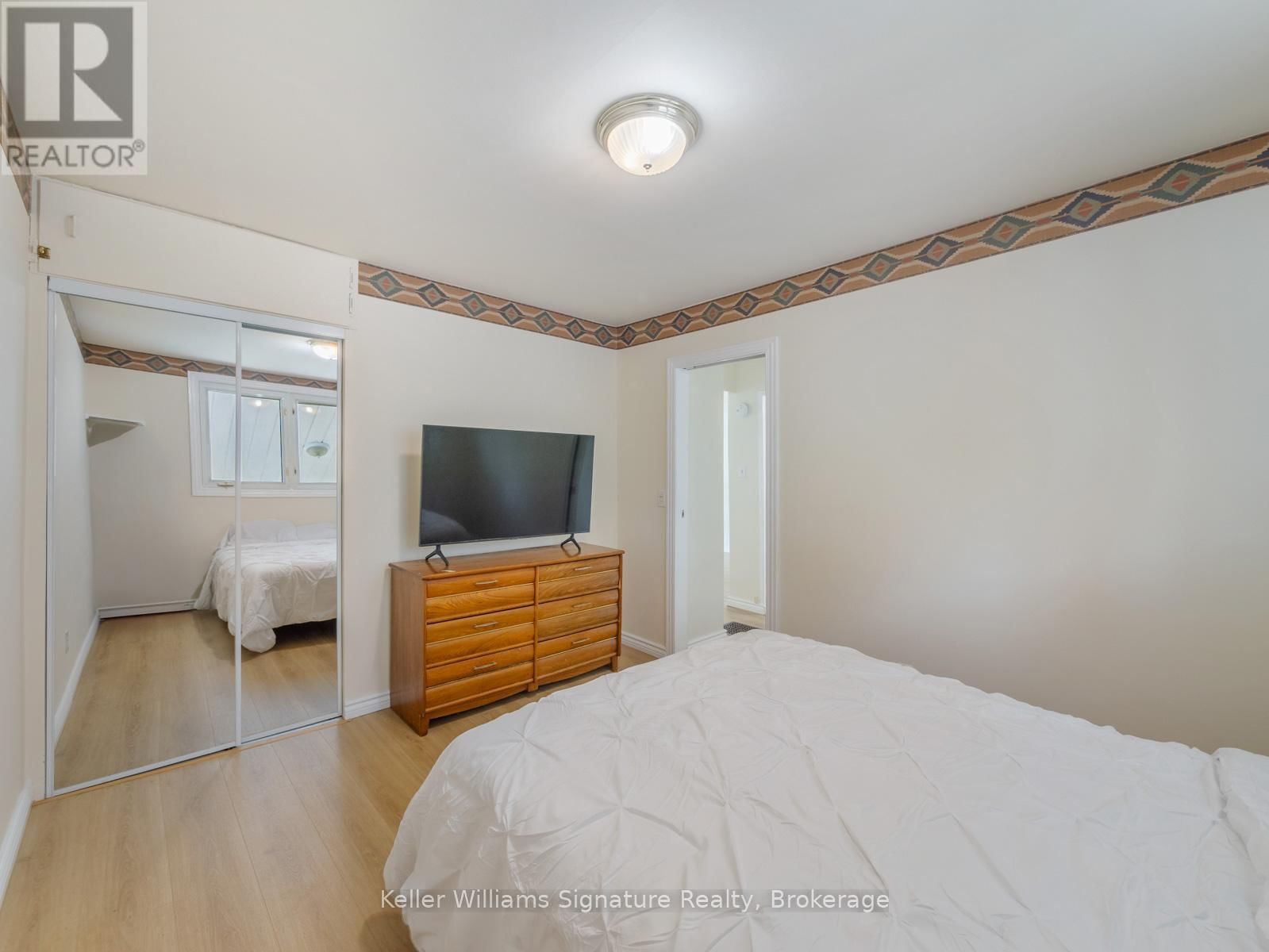 3138 MERRITT AVENUE Image 18