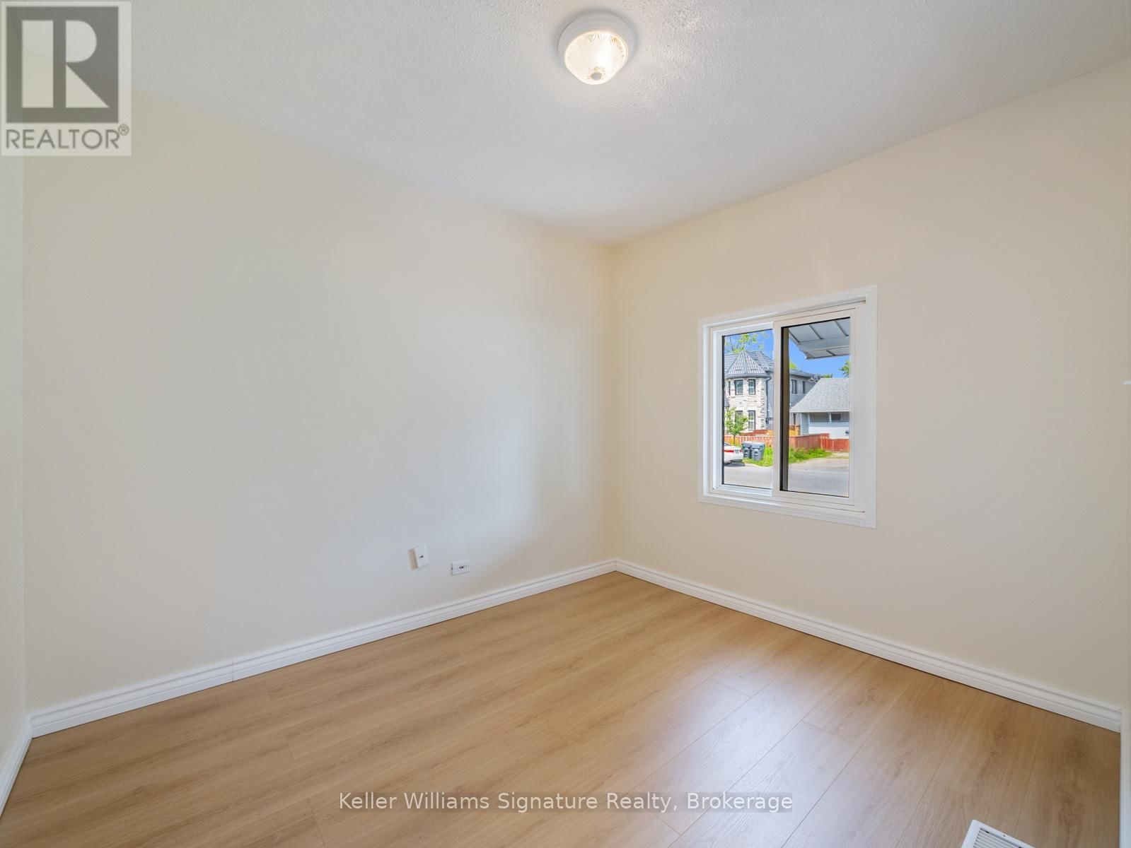 3138 MERRITT AVENUE Image 19