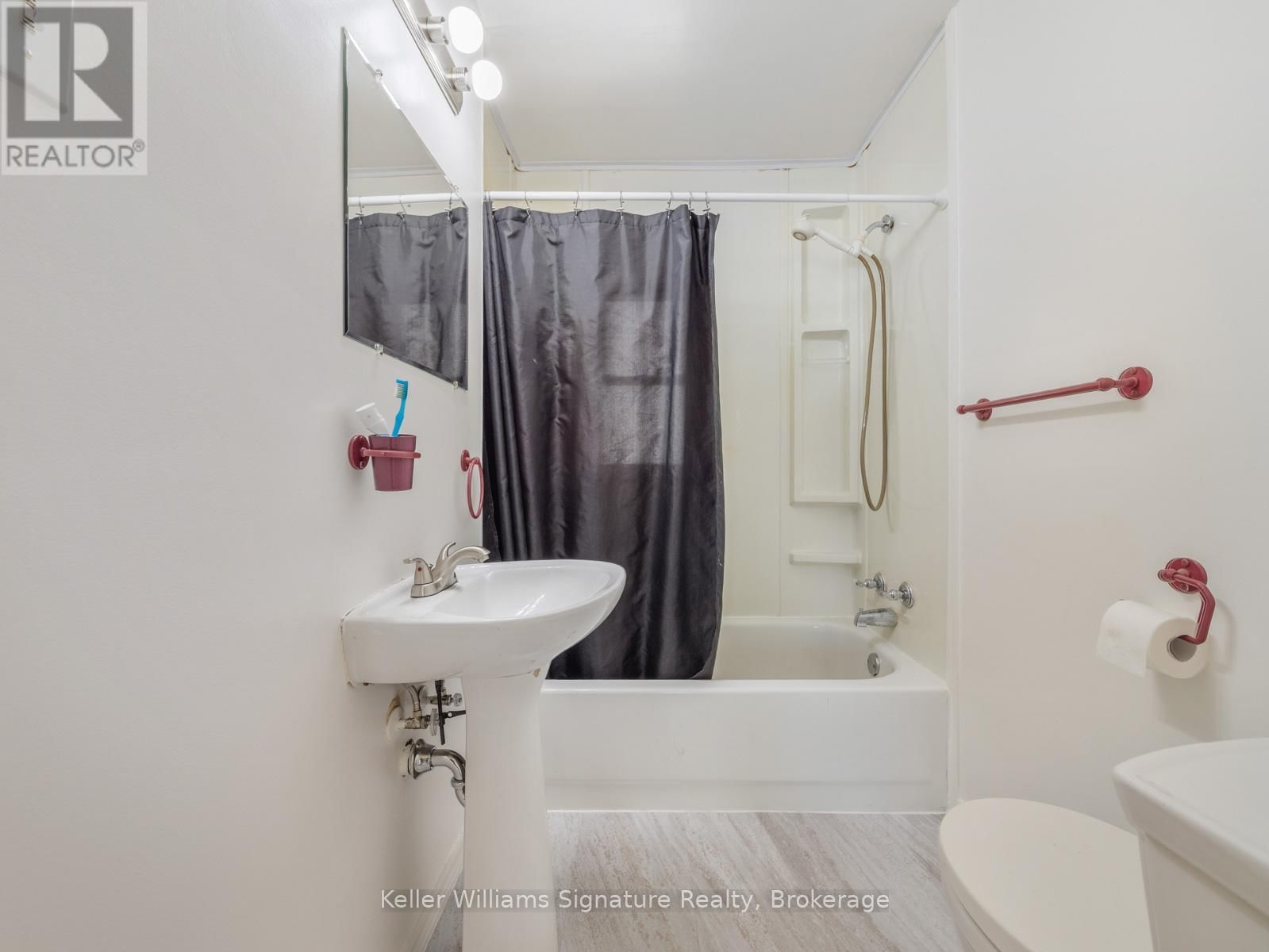 3138 MERRITT AVENUE Image 22