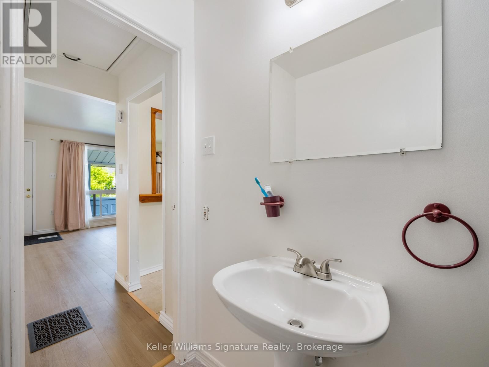 3138 MERRITT AVENUE Image 23