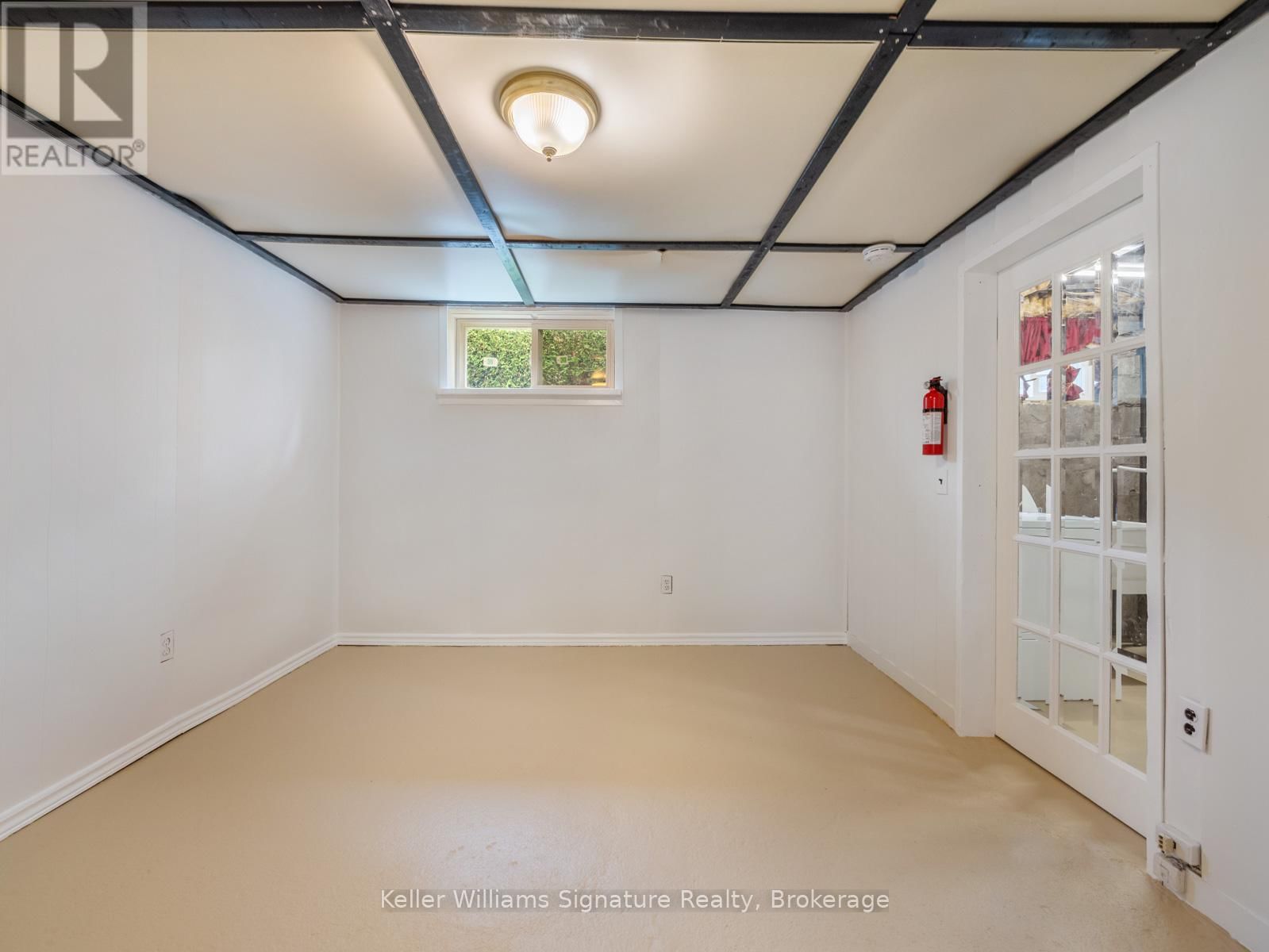 3138 MERRITT AVENUE Image 26