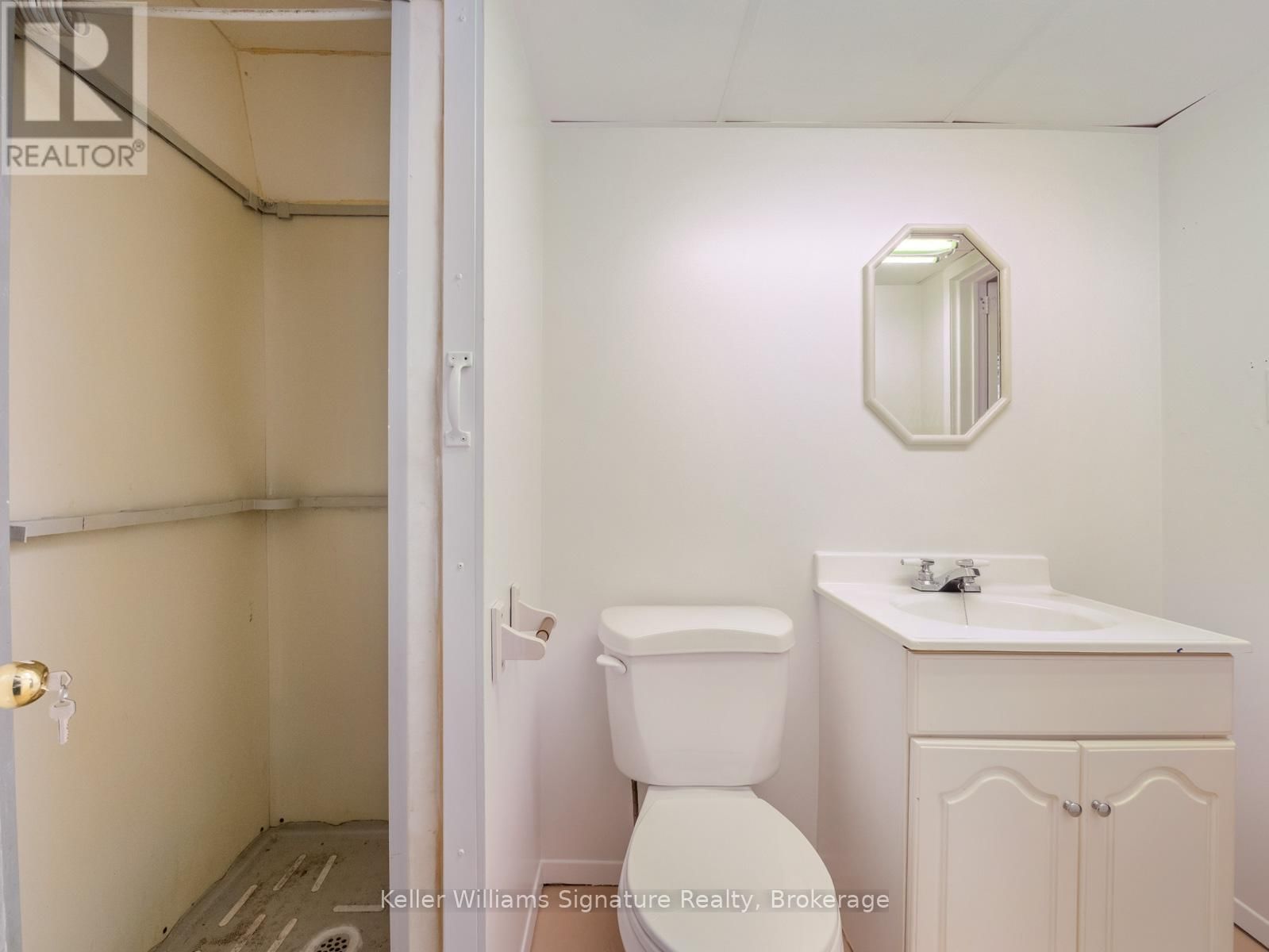 3138 MERRITT AVENUE Image 32