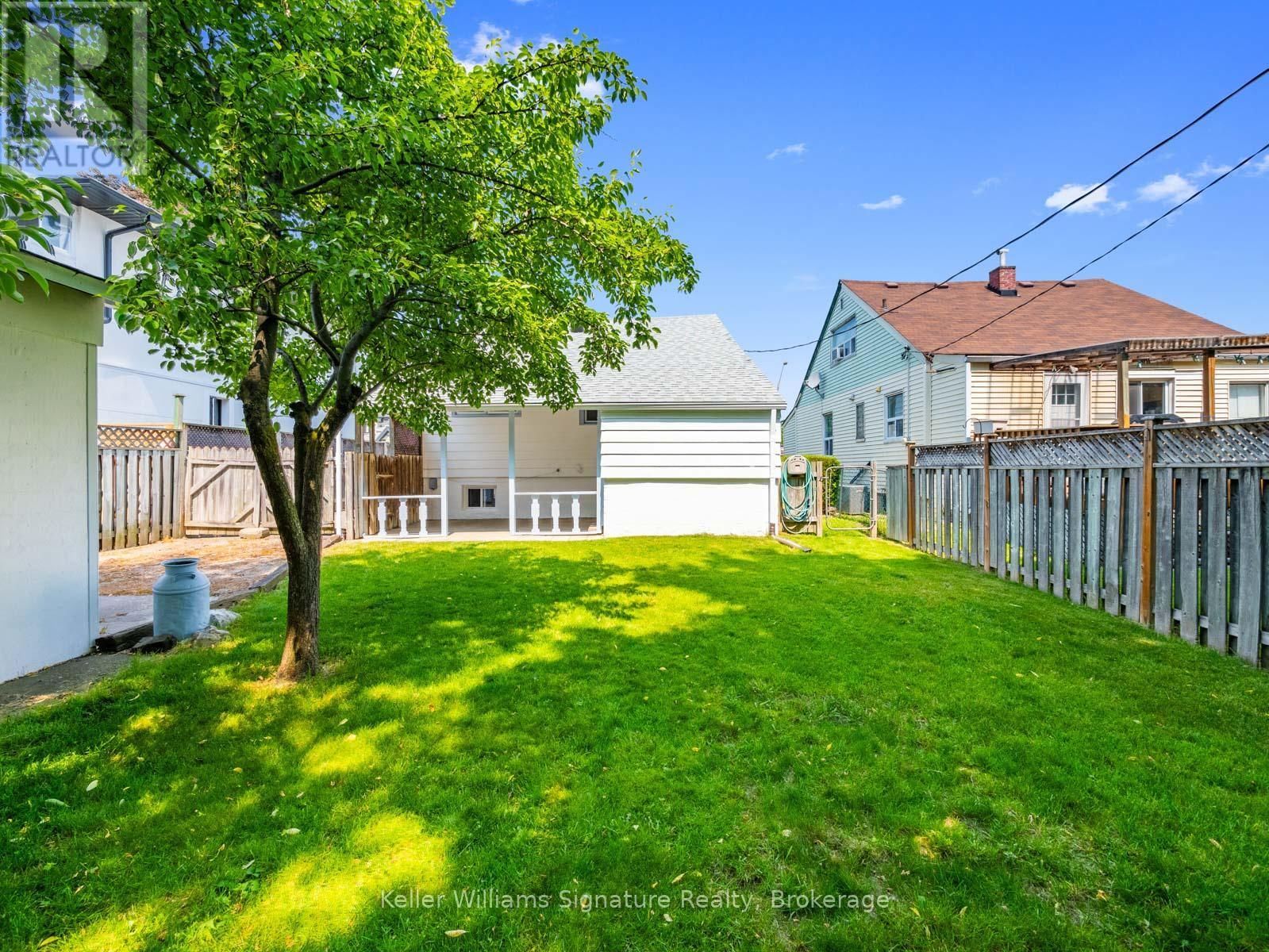 3138 MERRITT AVENUE Image 37