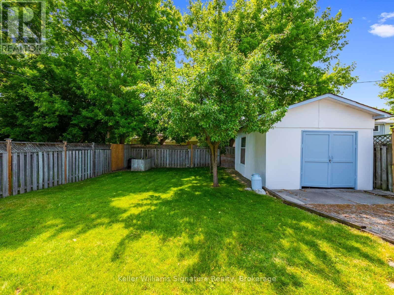3138 MERRITT AVENUE Image 38