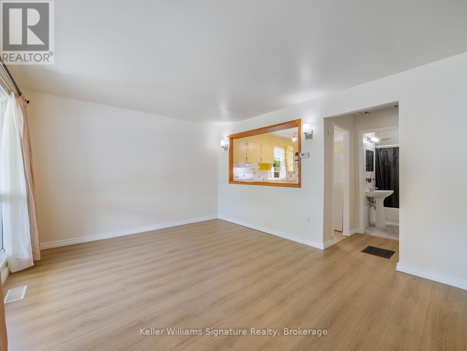 3138 MERRITT AVENUE Image 9