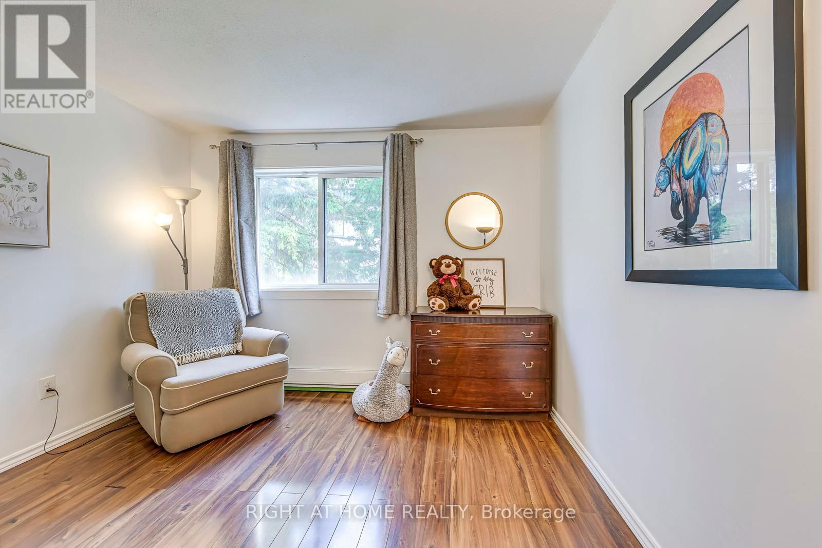 133 - 1058 FALGARWOOD DRIVE Image 16